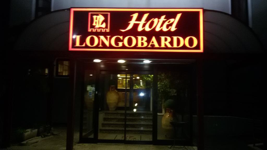 Hotel Longobardo Trezzo sullʼAdda Екстериор снимка